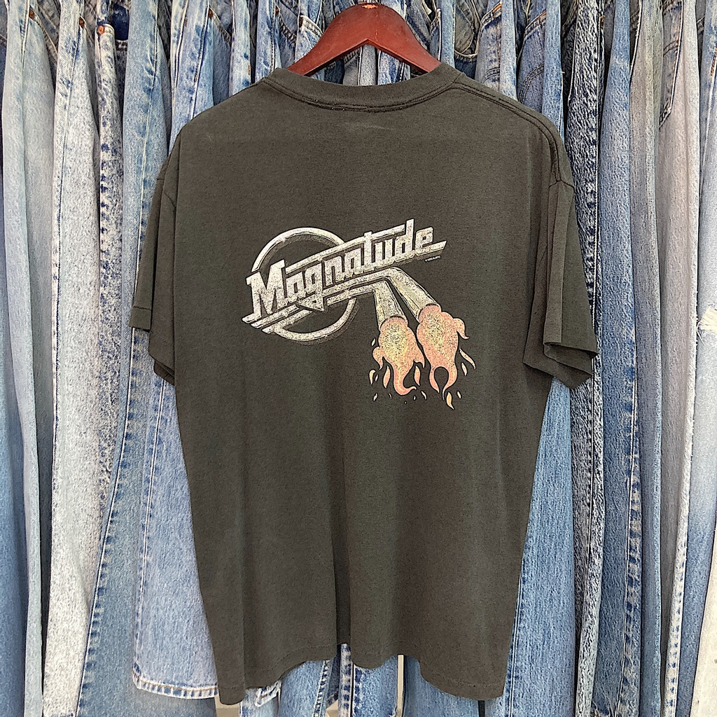 goodbyefolk's tweet photo. 1990 Magna vintage tee, disponible en Querétaro 98 Roma Norte.

#vintage #vintagetshirt #vintage90s https://t.co/A66ZyeDaso