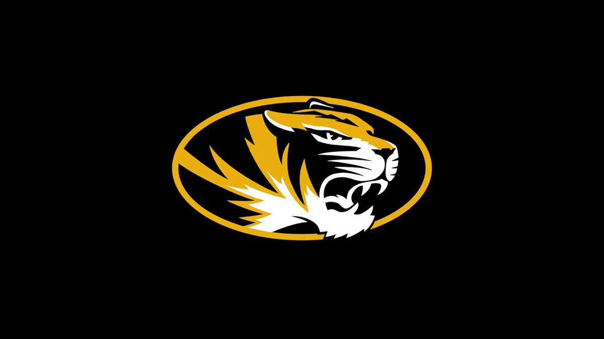 moses4x's tweet photo. #AGTG Beyond blessed and grateful to receive an offer from The University of Missouri!!🐯⚫️#MIZ @JUCOFFrenzy @JuCoFootballACE @GregBiggins @MizzouFootball https://t.co/Hoh2JRLtgh