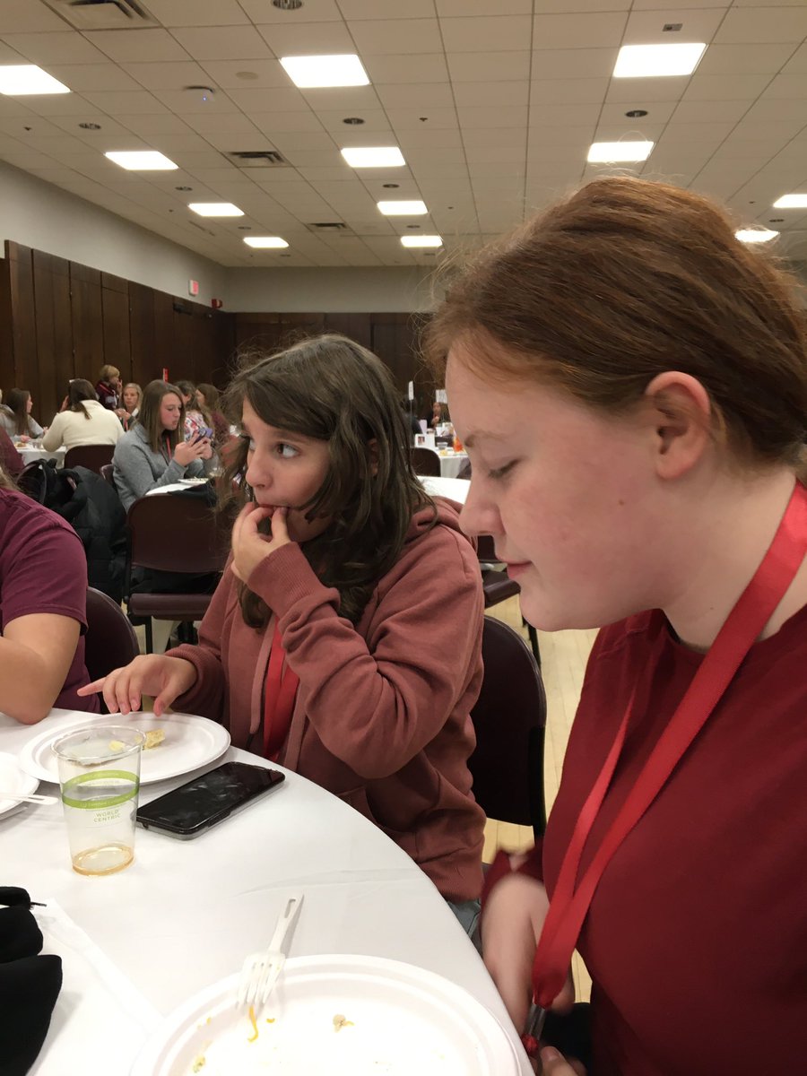 Luscience's tweet photo. @WiSE_ISU enjoying the day AND lunch. https://t.co/bhk2uplh83