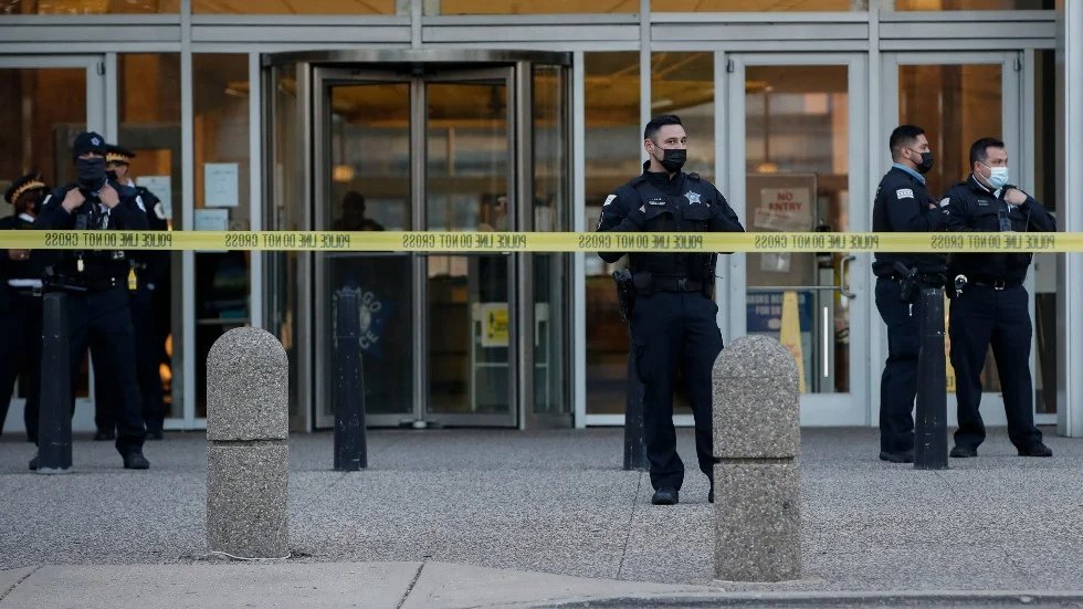 thehill's tweet photo. Indiana recruiting unvaccinated Chicago officers https://t.co/A7QzGoVByK https://t.co/AKUMlWZB1P