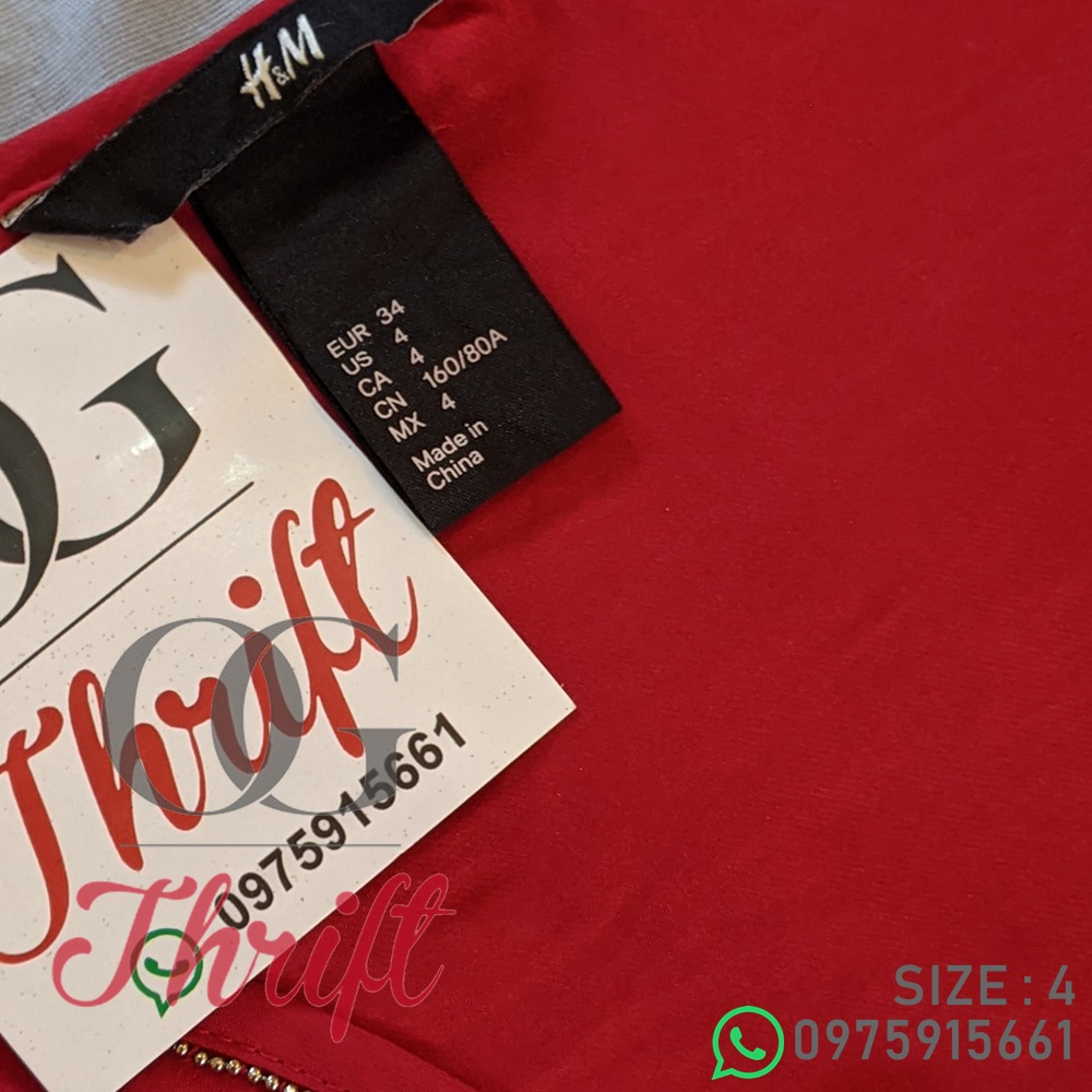 _OGThrift's tweet photo. Infuse a relaxed vibe into your daily outfit choices with this red casual dress by H&M. If you need to effortlessly up the ante of this look with one single piece, why not add a pair of over the knee boots to match the grey weather. K60. Keep it #OG #CatalogUPDATE https://t.co/WlEZOObT3v