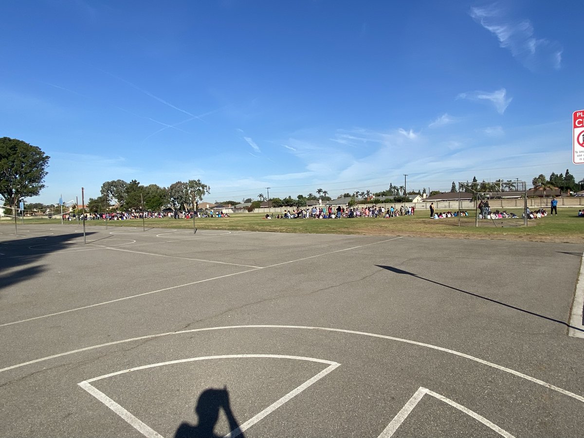 AcademyMonroe's tweet photo. Today, MELA participated in the state-wide Great CA Shake Out!  It is always best policy to be prepared for potential emergencies.  Our students and staff did an amazing job practicing their jobs and responsibilities. https://t.co/duy27OeLha