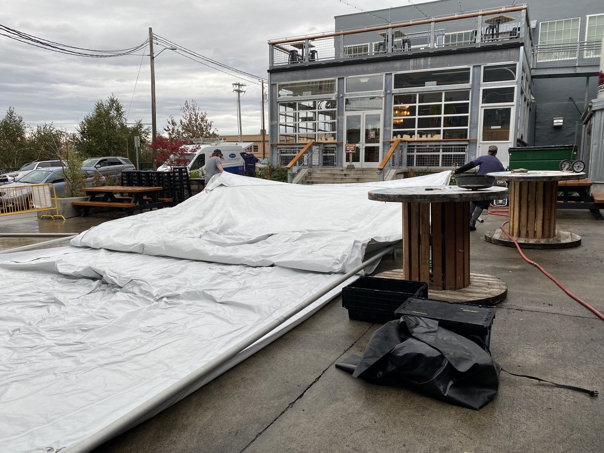 FortGeorgeBeer's tweet photo. Tenting it all for Liberty Theatre Presents, tonight at 6pm. Live music in the courtyard from #RileyDowning #KassiValazza #BartBudwig
All ages are welcome. Never a cover. #Tenting4Life https://t.co/srbNeYR6TS