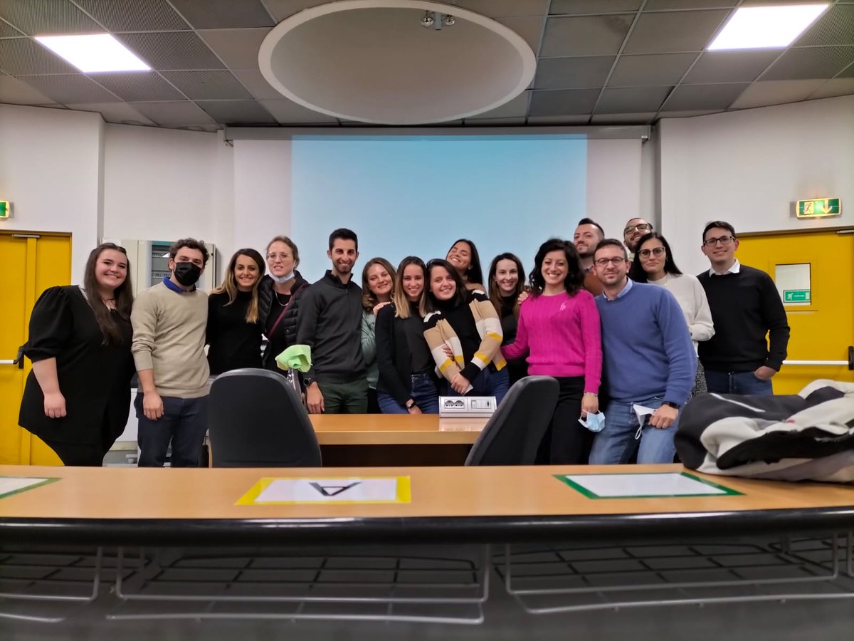 riccardo_ray's tweet photo. What's Up?? 🧐🧐

It's Journal Club - Time!!! 🧑‍⚕️🧑‍⚕️

#TheFutureisNOW #JC #radonc https://t.co/zemD4kK23x
