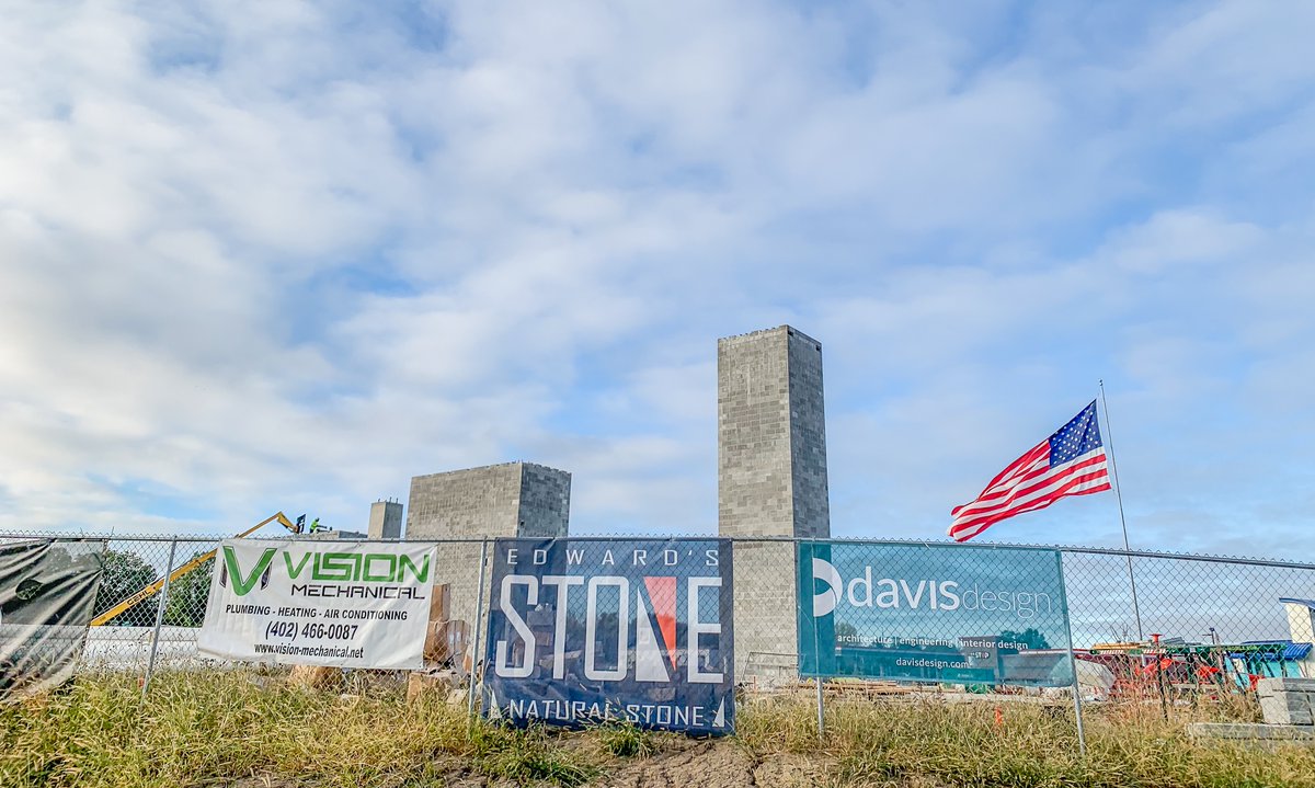 EdwardsStone_'s tweet photo. Shoutout to @BuildHCI & #DavisDesign for letting us be apart of this upcoming project. We're excited to be a part of the process!
#NebraskaPainInstitute #Hausmann #DavisDesign #SteGenGrey #EndicottBrick #VenetianCastStone https://t.co/drxvsVjT6H