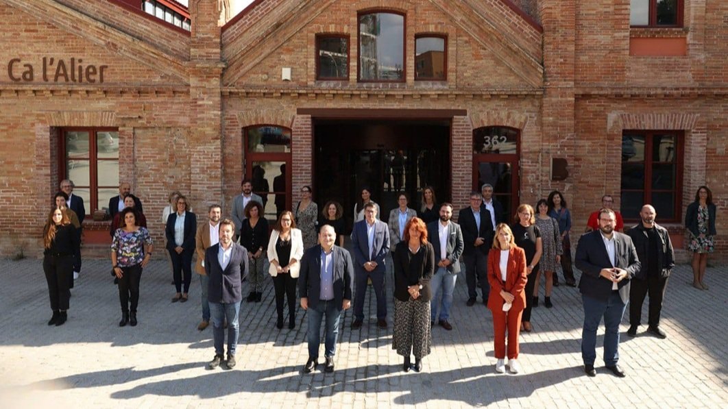 AjSantBoi's tweet photo. Sant Boi lidera un nou Grup de Treball de Centres d'Innovació Urbana constituït en el marc de @redinnpulso i impulsat per @coboilab. @LluisaMoretSabi
ha assistit a l'acte de constitució a Barcelona.
🔗 https://t.co/stIdwtSmao #innovació #innpulso #santboi https://t.co/FAnMUCTpir