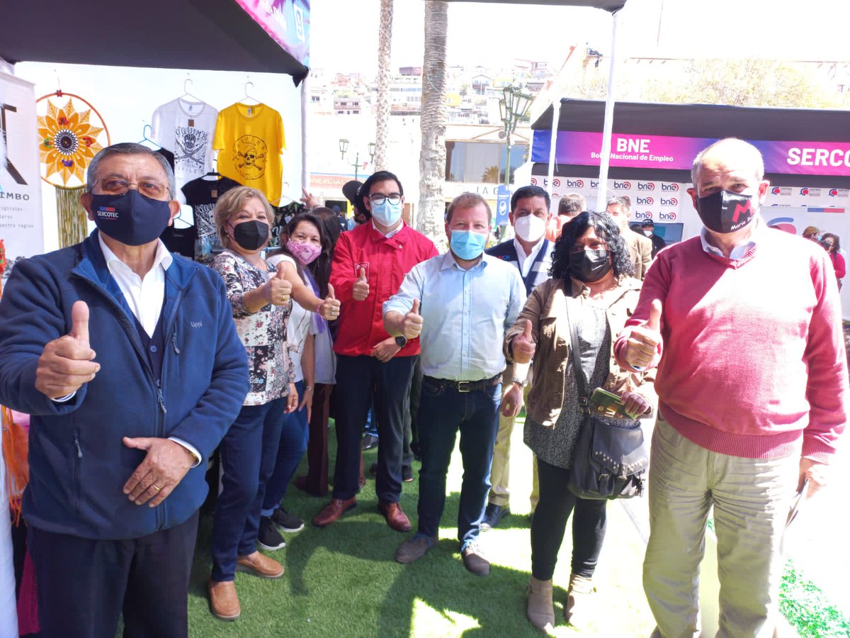 SeremiCoquimboE's tweet photo. ✅ Seremi @CarlosLillo_A acompañó al Director Nacional de @Sercotec_Chile Bruno Trisotti y el Director Regional @FCJ_FCONTRERASJ en la Expo #ReactivateChile en la Plaza de Armas de #Coquimbo.
Evento organizado por la @AmuchChile que busca impulsar a emprendedores locales 🙌 https://t.co/Vn9rRpltJb