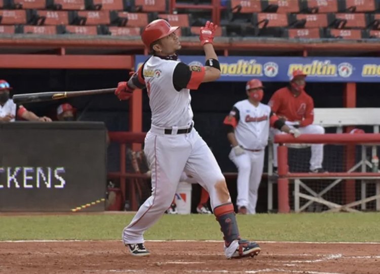 Tu_movilnet's tweet photo. #Beisbol | El róster de Cardenales de Lara se continua blindando de cara al comienzo de la temporada 2021-22, tras recibir la incorporación del experimentado Gorkye Hernández, quien incluso estará disponible para uniformarse desde el primer juego #GrandeVzla #21Oct https://t.co/UmlgFPebQX