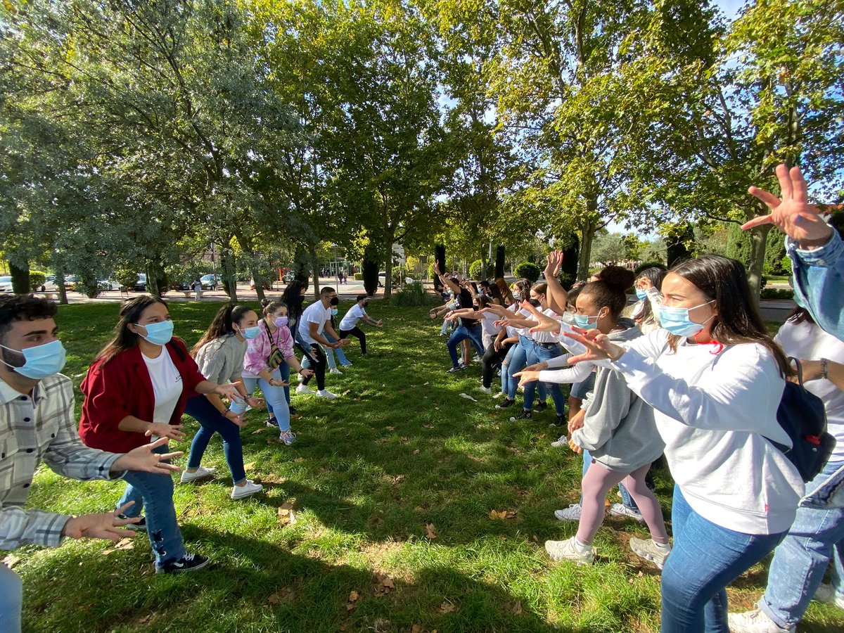 FacSoTI_UCLM's tweet photo. Os traemos algunos recuerdos de las actividades realizadas en la facultad el pasado día 4, para celebrar el Día de la Educación Social, organizado por las alumnas del cuarto año del grado.
#edusoday2021 #educacionsocial #CESCLM #edusodaytalavera #diadelaeducacionsocial https://t.co/HvJQRp48S0