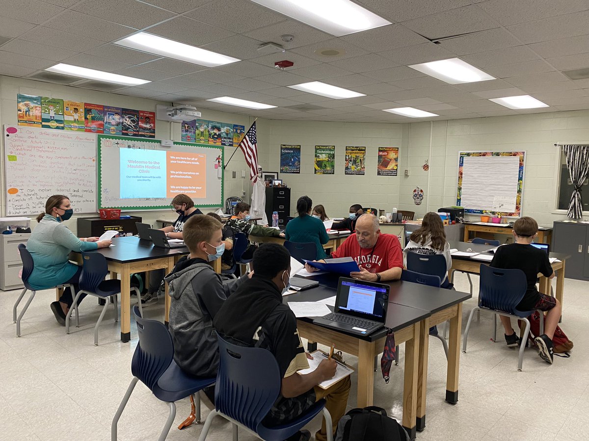 MsmauldinC's tweet photo. More patient interviews from Medical Detectives! Thank you to all the #GSFTrojanStrong family who helped me out today #PLTW #STEM https://t.co/7b5OfLU8JK