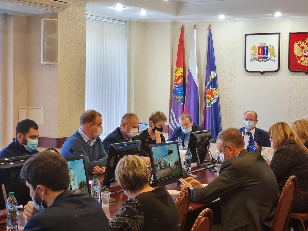 Сегодня под председательством Руководителя фракции #ЕР Галины Бочковой состоялось рабочее заседание в Ивановской городской Думе. 
Депутаты рассмотрели ряд партийных вопросов, а также утвердили график приема граждан в <a href="/ROP37/">Ивановская ОП</a> в ноябре текущего года.
#ЕР37