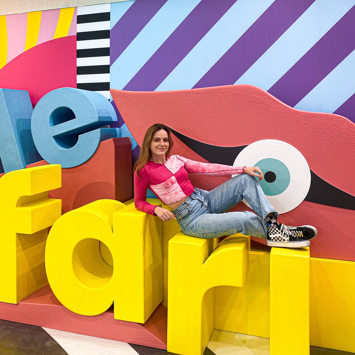 bobaesen's tweet photo. NOG 1 DIKKE WEEK EN TIS ZO VER 🌈#SmileSafari #Lille @TheSmileSafari https://t.co/qOH1rxpE2h