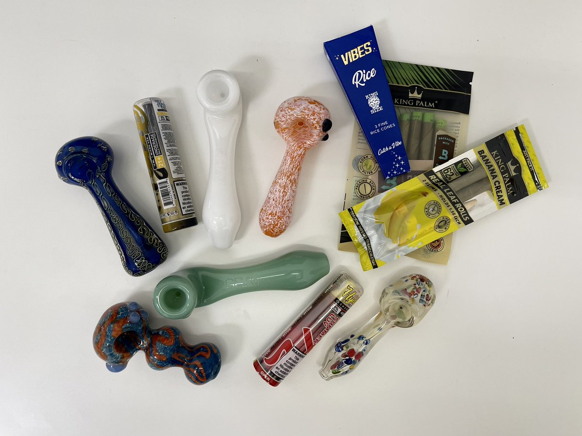 🚨 Flash Sale 🚨

Come in and get 10% off all pipes, wraps, and disposables today!! 

Open 10am - 7pm, don’t miss out on these deals 🔥

#riggzsmokeshop #smokeshop #supportlocal #smokeshopowners