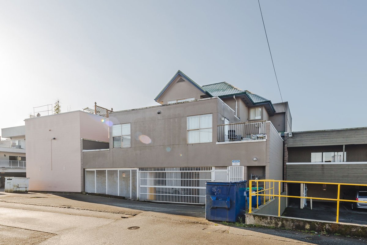 Macdonald_Comm's tweet photo. FIRM DEAL | 10 Unit Mixed-Use Building Located in Downtown Maple Ridge
For more information please contact:
Sam Emam at 604.420.4205
#firmdeal #cre #mapleridge #commercialrealestate #brokerage https://t.co/fvsi091EIQ