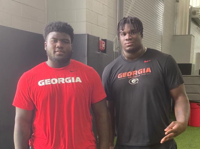 KirbStompUGA's tweet photo. Reminder that Bear Alexander is one of the rare human beings who does *NOT* look small while standing next to Jordan Davis 👀 https://t.co/yKCJa7Geu8