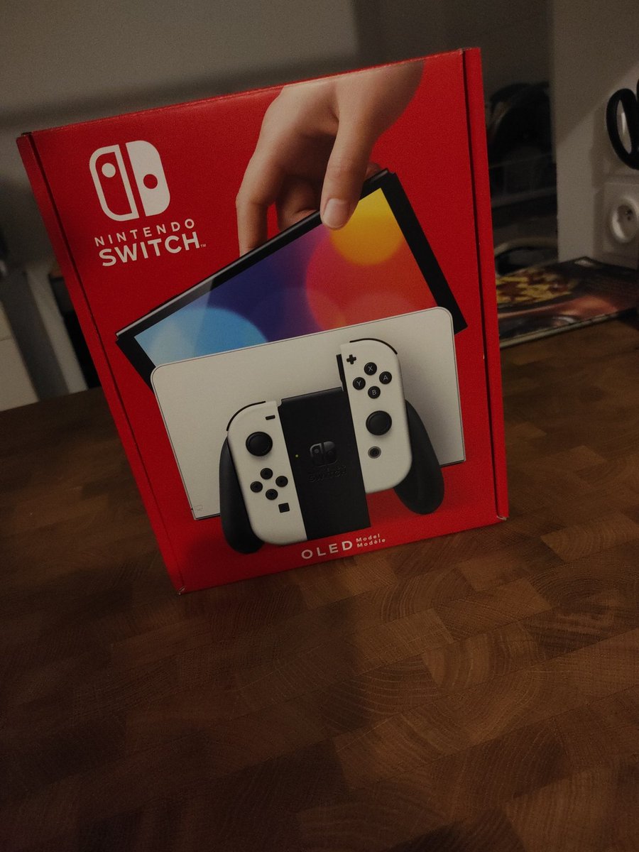FenrRow's tweet photo. Vendre sa Switch, et en racheter une mieux, pour 30€ ! #refait https://t.co/oDKTDl4ofb