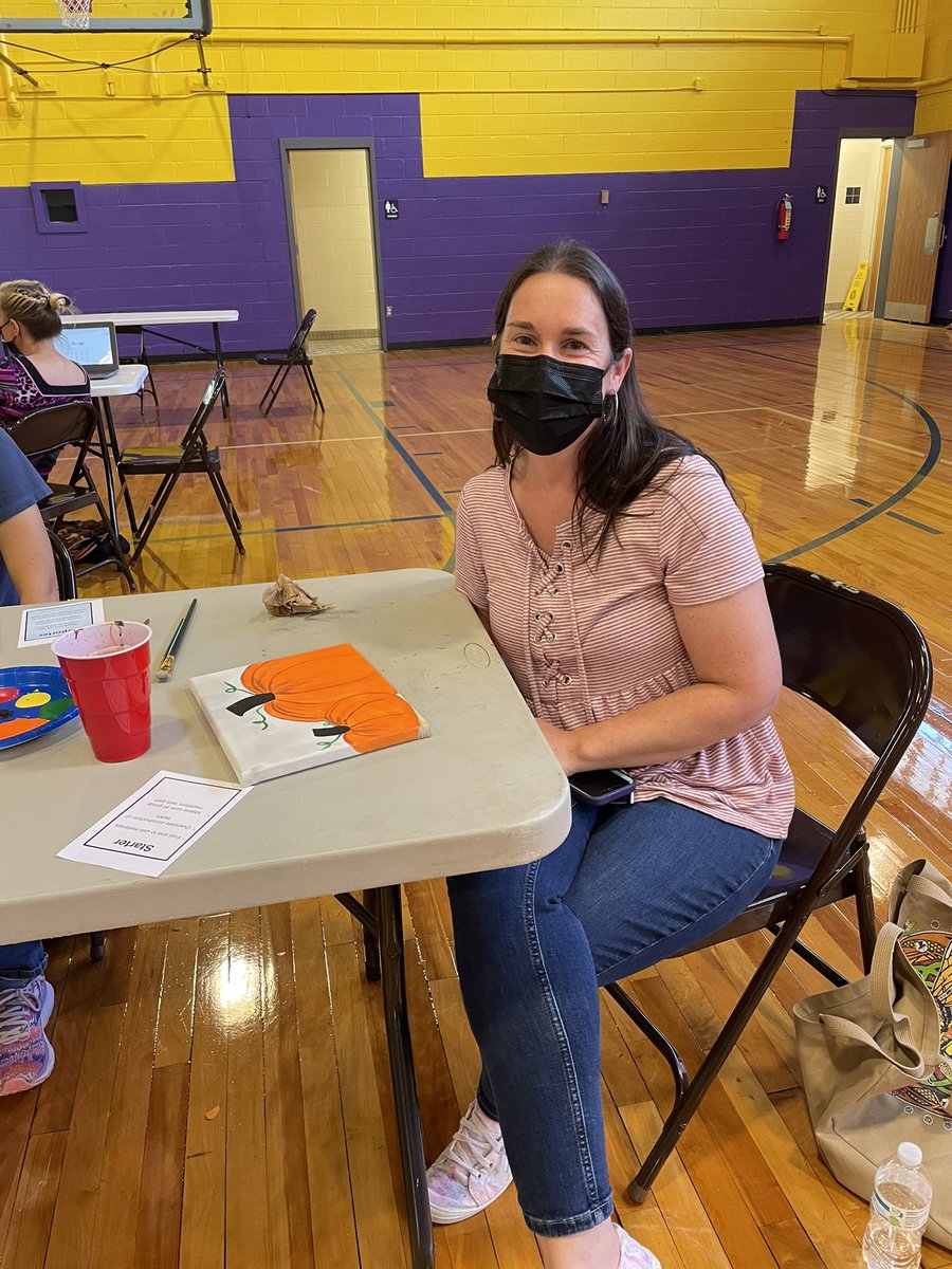LaurelMillElem's tweet photo. Sometimes you just need time to relax and have fun! After-school PD! #LMESTheChoiceIsYours @FCSchoolsNC https://t.co/ppXekutXod