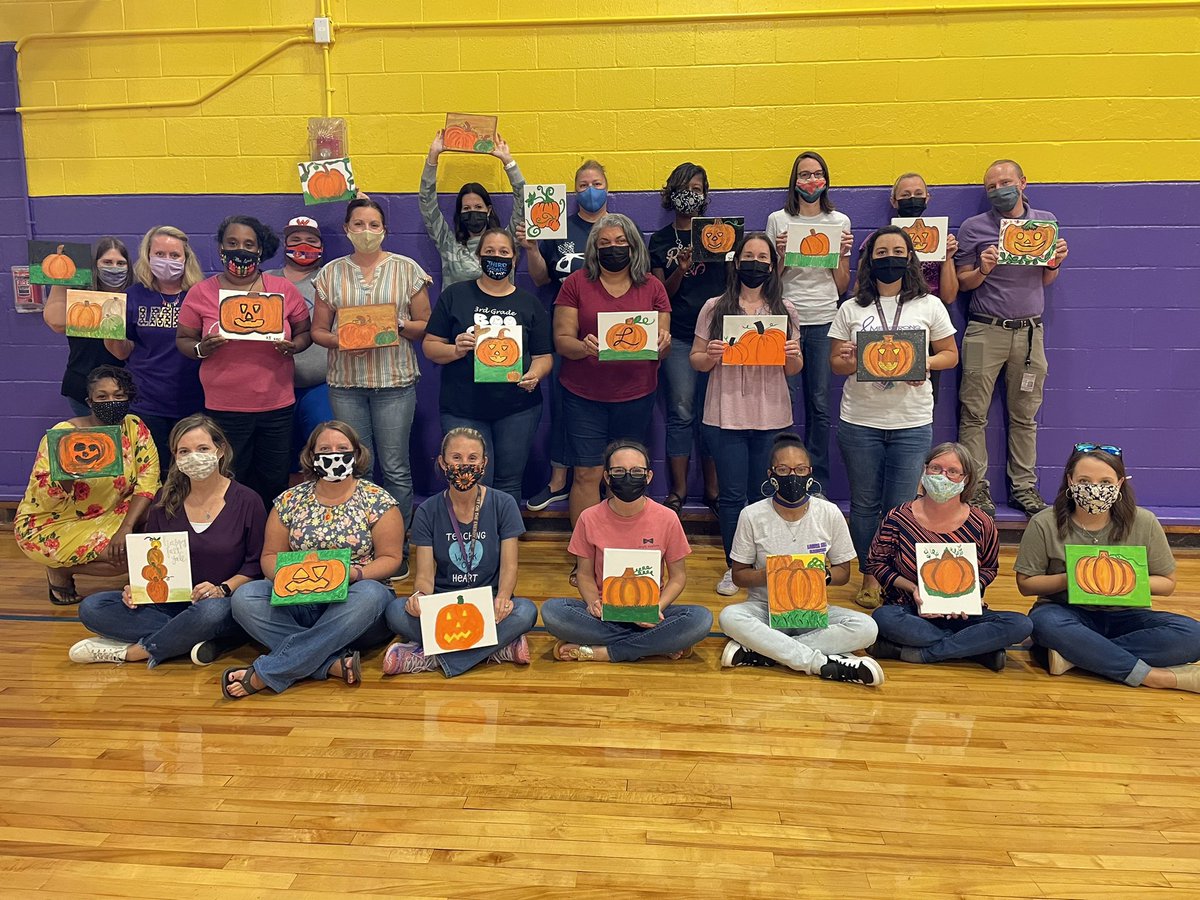 LaurelMillElem's tweet photo. Sometimes you just need time to relax and have fun! After-school PD! #LMESTheChoiceIsYours @FCSchoolsNC https://t.co/ppXekutXod