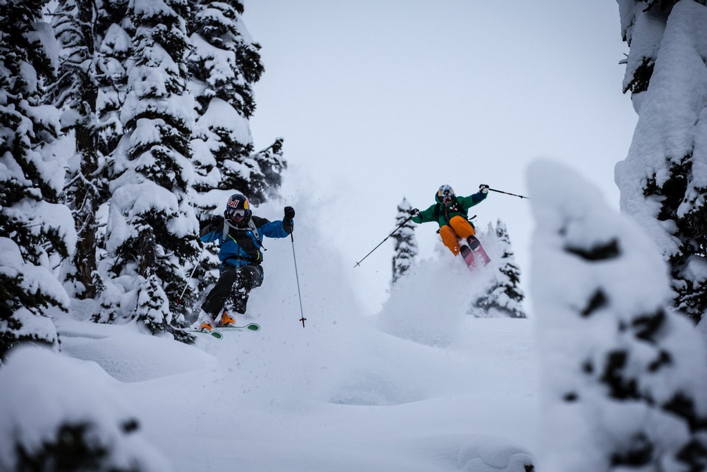 A powder playground 
📸Christian Pondella
📍CMH Valemount