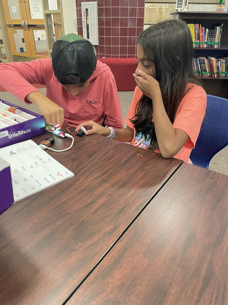 MarissaSakun's tweet photo. Thank you @Hosp_Library for the introduction to Little Bits to review circuits! @BethanyDoan_5th #FISDelemscience https://t.co/WrJzcBs4OT