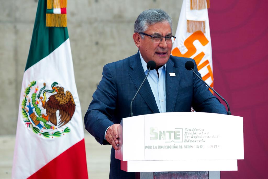 Awy_uc's tweet photo. #SNTEconMéxico 👩‍🏫🇲🇽👨‍🏫

🔴 Garantizan diputados escuchar al #SNTE 📚 para definir el presupuesto educativo 2022 🔴 Oportuno analizar actualidad y considerar etapa post pandemia para construir Nueva Escuela Mexicana 👉Mtro. Alfonso Cepeda Salas

NOTA 👉 https://t.co/MJNSW82iXH 👈 https://t.co/2NZdWOOv57