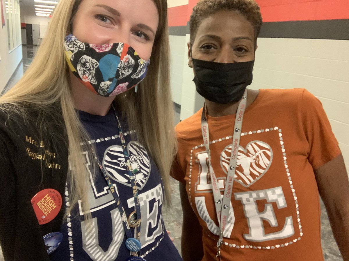 SunnyCollegiate's tweet photo. Twinning on College Spirit Day!! @CHCHSAtheatre @chchs_DrCato @collegiate_ch #tamucc #universityoftexas https://t.co/NqpJGHS4Ss