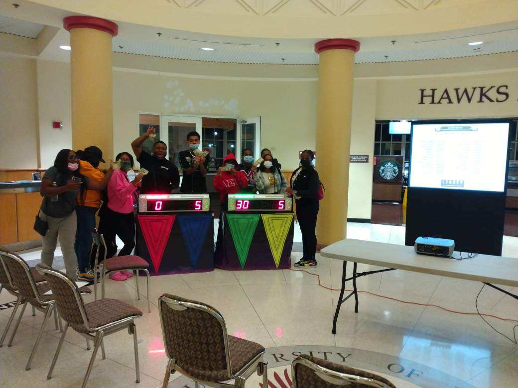 LegacyUnitedEnt's tweet photo. The students @UMESNews had a blast participating in 'The Arrive Alive Game Show' last night! This drug and alcohol awareness game show is not only fun but educates the students on the dangers of impaired and distracted driving! 

888-243-3588 
or 
Email: Patrick@dwiprevention.org https://t.co/5snDU2ydJM