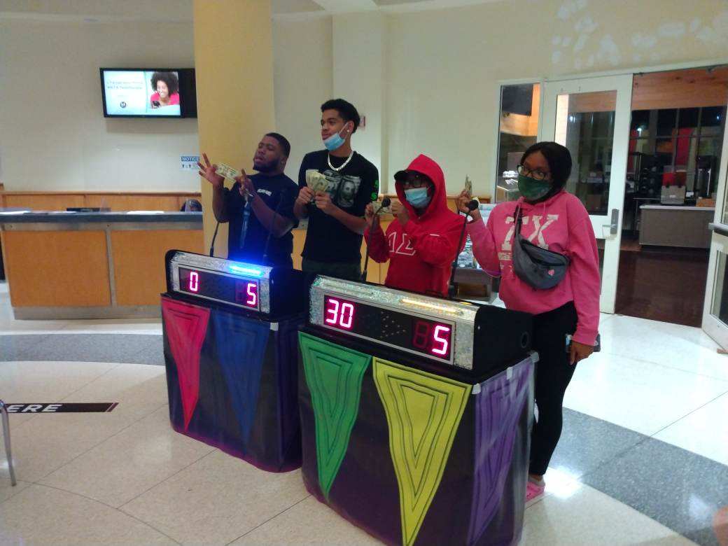 LegacyUnitedEnt's tweet photo. The students @UMESNews had a blast participating in 'The Arrive Alive Game Show' last night! This drug and alcohol awareness game show is not only fun but educates the students on the dangers of impaired and distracted driving! 

888-243-3588 
or 
Email: Patrick@dwiprevention.org https://t.co/5snDU2ydJM