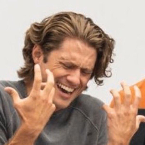 Happy bday aaron tveit :)) 