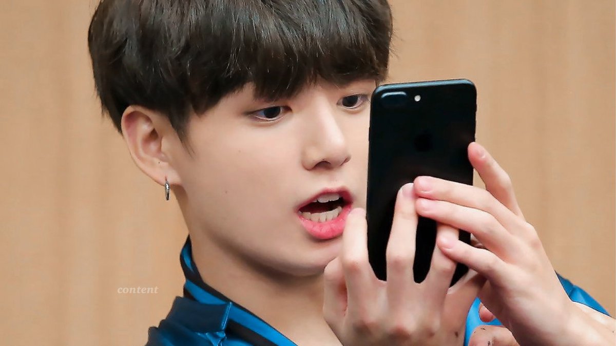97CONTENT's tweet photo. selca saga https://t.co/1Xi7WQzPfv