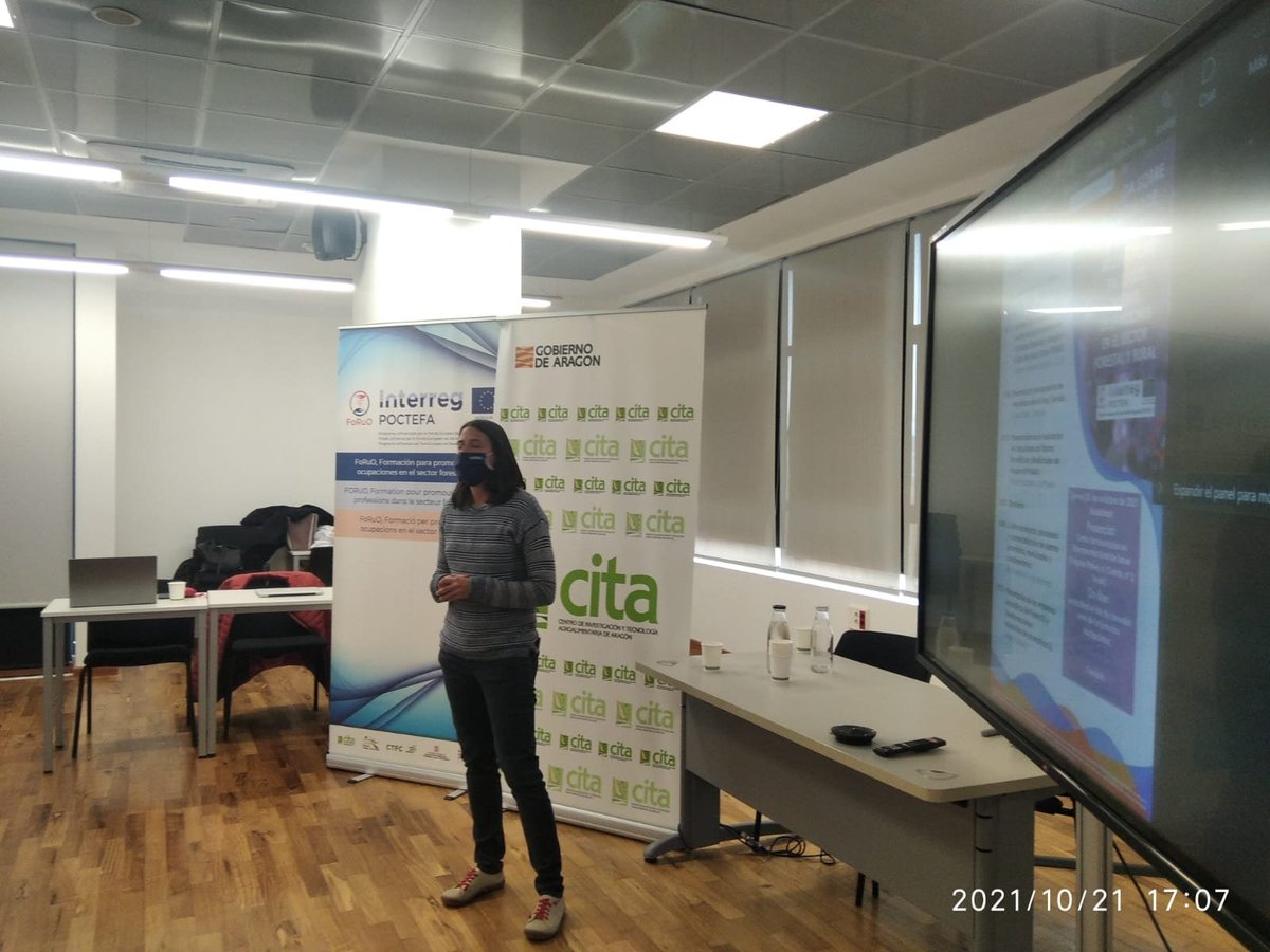 CITAAragon's tweet photo. Gran interés el despertado esta tarde por la jornada técnica presencial y on line  de #aromáticas en @CitaTeruel 
#FoRuO @CTPPOCTEFA https://t.co/TFSpb9Ujt4