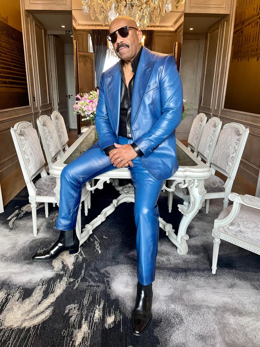 camjwolf's tweet image. new steve harvey fit pics just dropped gq.com/story/steve-ha…