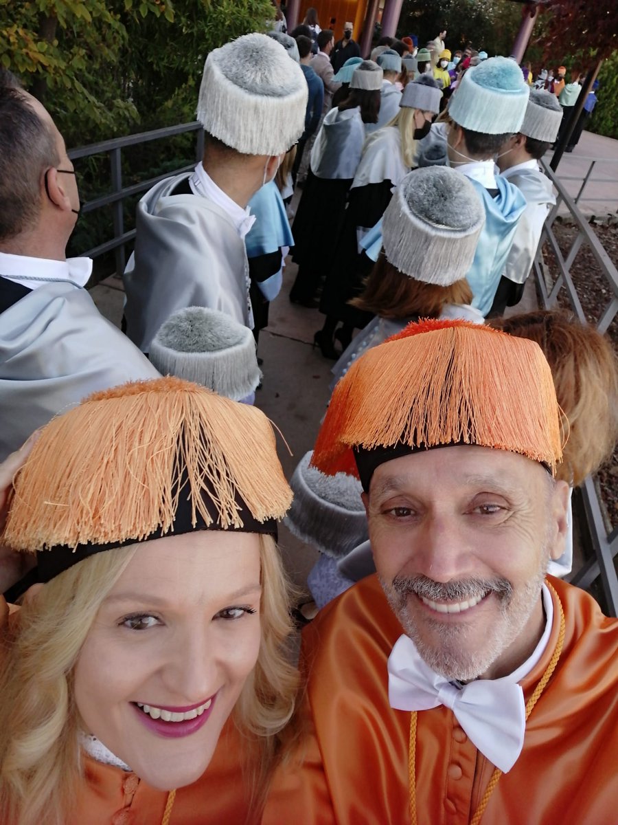 Con mi colega la Dra. Fátima Moreno en el reencuentro "pospandemia" de compañeros y amigos de la <a href="/UEuropea/">Universidad Europea</a>  aprovechando los nombramientos "Doctores Honoris Causa" de Iñaki Gabilondo y Carlos Herrera. Poco a poco volvemos a la normalidad.