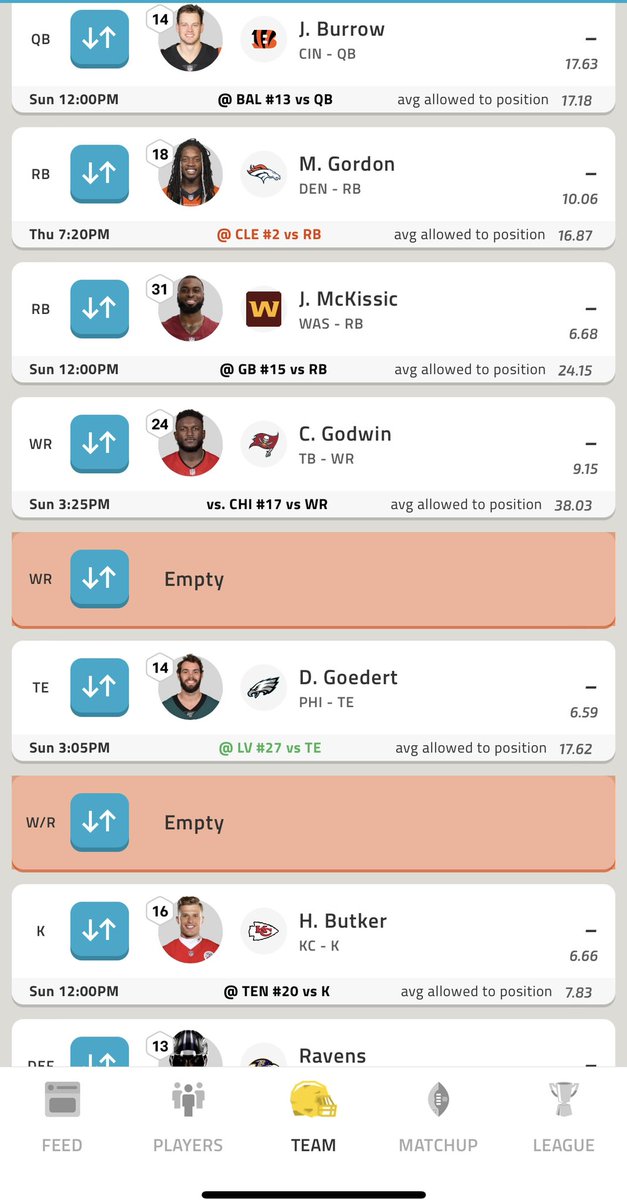feyirri's tweet photo. @NFLEspanol @Betcris @MGutierrezNFL Mi equipo es una desgracia, voy 2-4 y así está esta semana, soltarías a 2 de mi banca para completar mi equipo o la doy por perdida? https://t.co/SjpODCVlUi