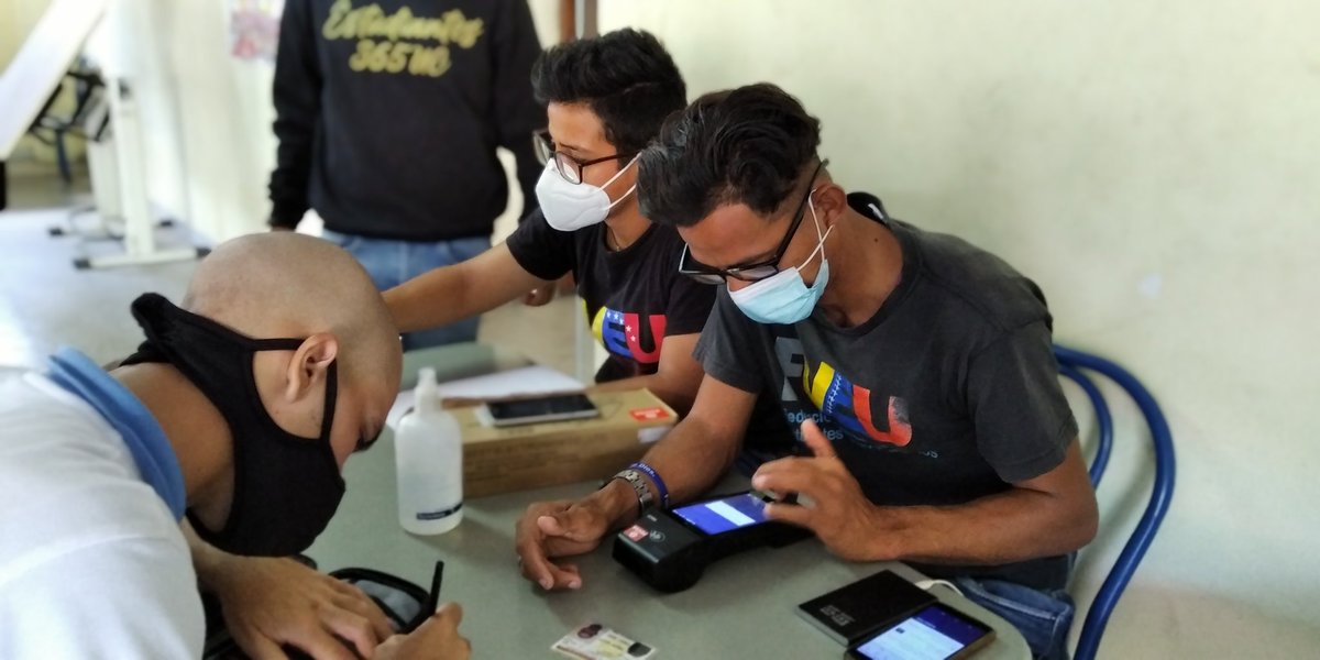 jos25hawk07's tweet photo. Desde la Universidad Nacional Experimental de la Seguridad en Valencia, realizamos despliegue:
📌 Registro de Becas Fundayacucho
📌 Registro de Ve-Ticket (Pasaje Estudiantil)
📌 Revisión de Infraestructura https://t.co/oHaIIv5AZL