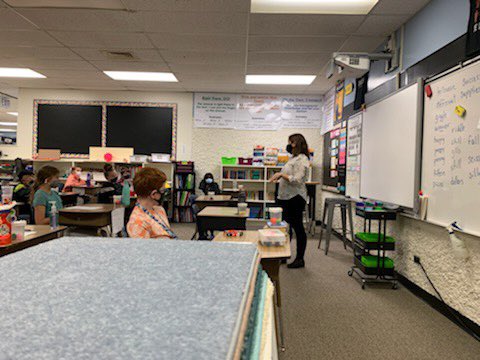 RiverheightsBSD's tweet photo. Thank you to Dr. Holland, professor at BU, specializing is biological and forensic anthropology, for visiting with the students in 5W  and sharing the importance of studying the past, examining projectile points, bones and distinguishing between artifacts and eco facts. https://t.co/GjooiWGs9b