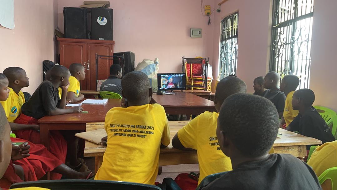 Crowd2Map's tweet image. We were very proud some of the @HopeForGirlsTZ girls were able to join in the virtual @i_amthecode  FOUNDATION event on International Day of the Girl Child last week. The goal is to teach 1 million women and girls to code by 2030.

#crowd2map #womenintech #iamthecode