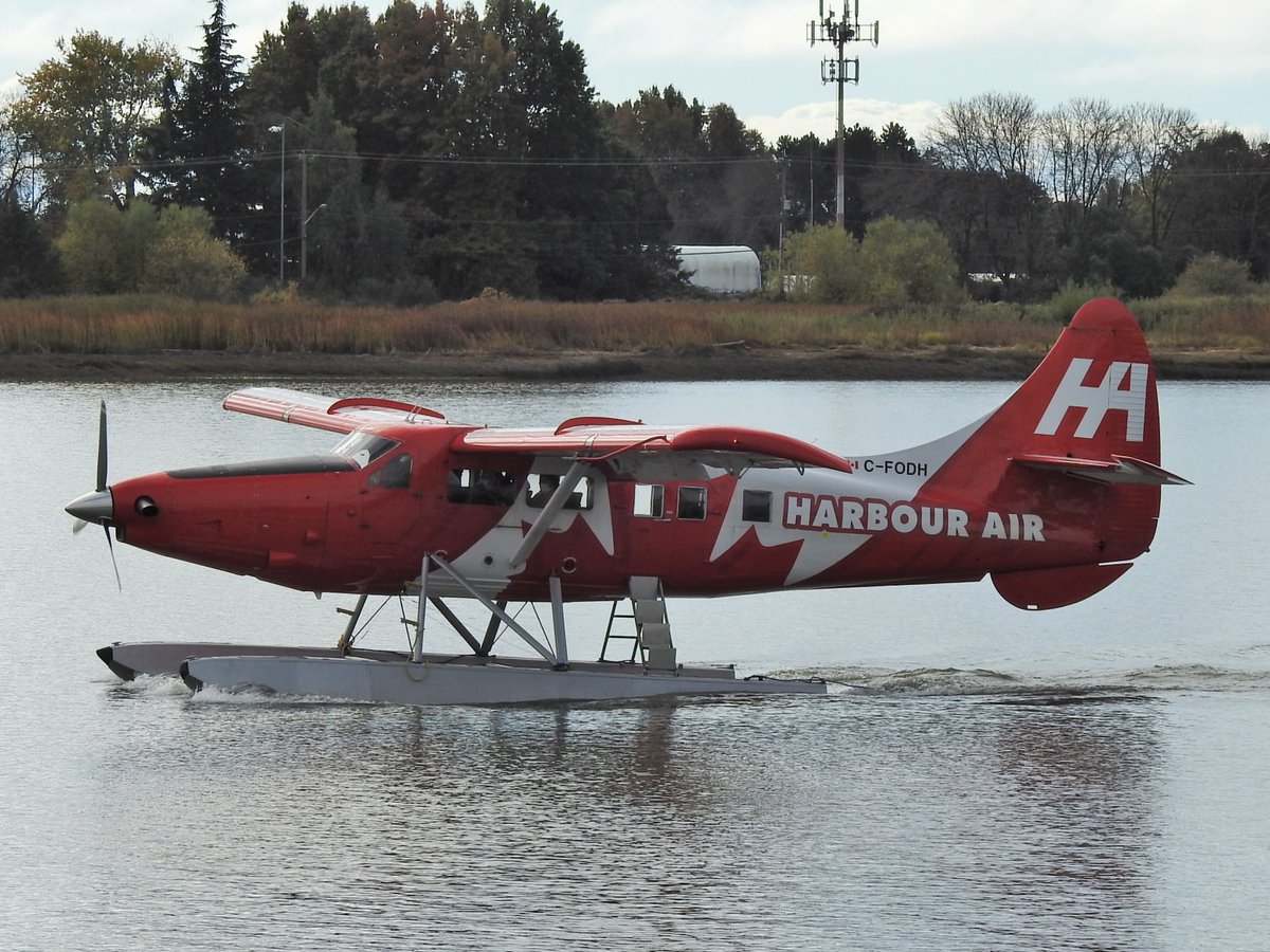 veryboeing's tweet photo. Harbour Air #DHC3T #CFODH CYVR https://t.co/w9W4dX47Sm