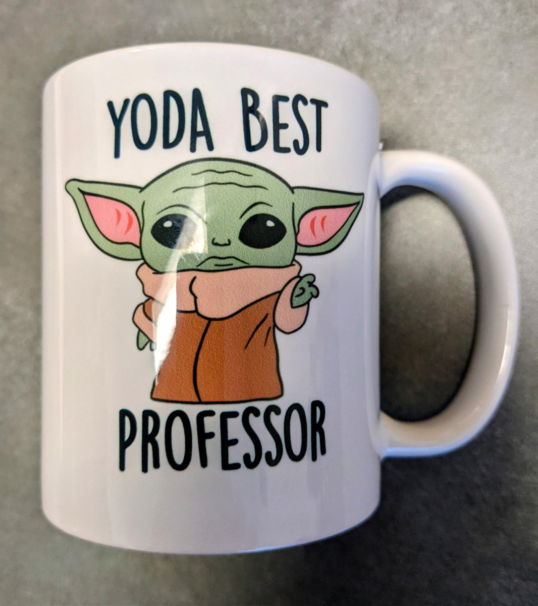 LopoRego's tweet photo. Best MBA Marketing Core gift ever!! Thanks Green cohort 2022 class @IUKelleyMBA https://t.co/uCHLJhM97S
