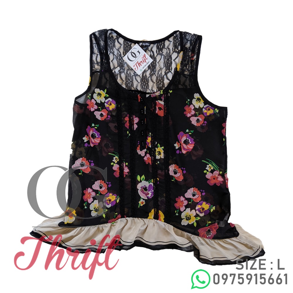 _OGThrift's tweet photo. A floral blouse that stands out is a savvy choice to wear on off-duty days. For something more on the elegant side to complement this piece by Lily White, add a pair of monochrome slacks to the mix. K40. Keep it #OG #CatalogUPDATE https://t.co/gTzxUU7di1