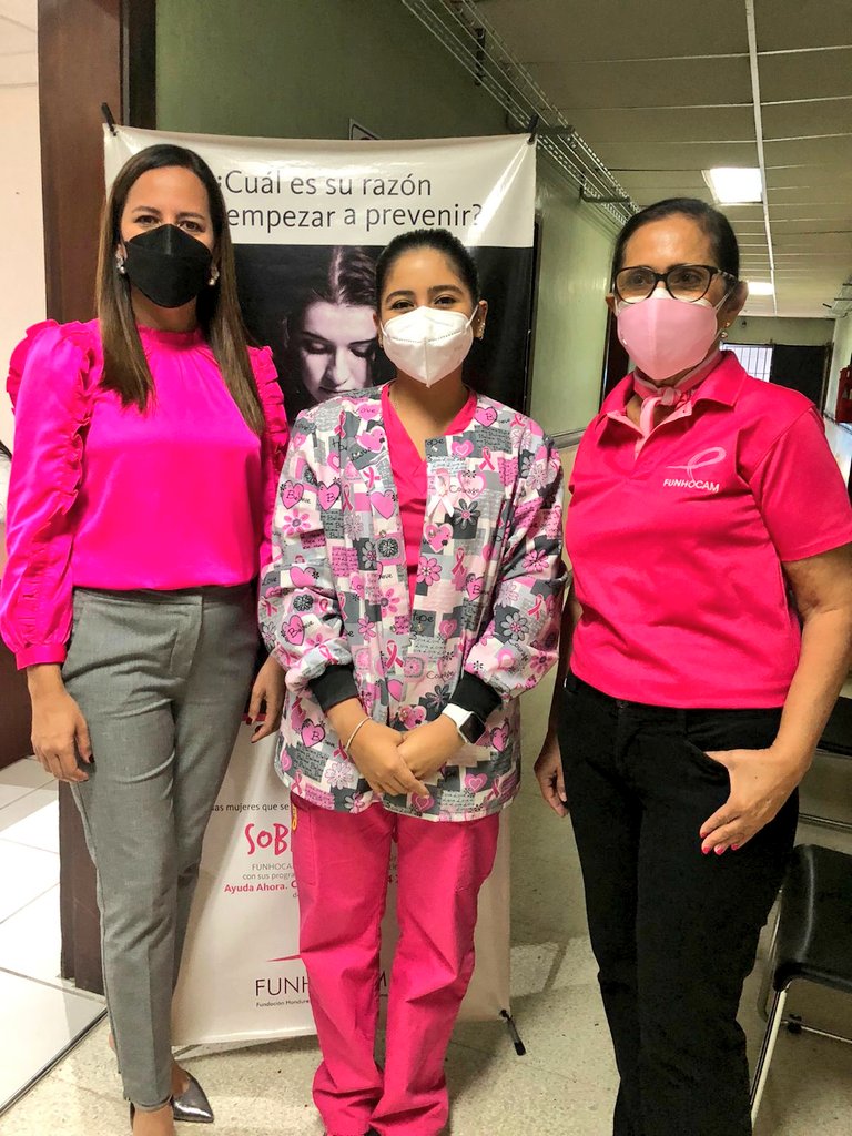 el5hn's tweet photo. #Televicentro y #EmisorasUnidas tras 11 años de alianza con #FUNHOCAM realizan la jornada de salud anual, en la que más de 70 colaboradoras y esposas de colaboradores serán beneficiadas con exámenes y diagnósticos para la prevención del cáncer de mama. #TuLuchaMiLucha💗 https://t.co/fKcMReH3iI