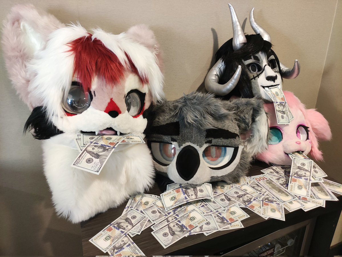 KiteVR's tweet photo. JACKPOT BAAAYBE!!
#BFLC #fursuit #FursuitFriday https://t.co/Vounp9Mvch