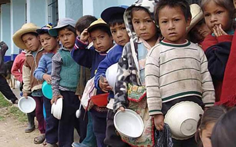 ¿Sabías qué...? El 22.6% de la población vive en pobreza alimentaria. De acuerdo a la Encuesta Nacional de Salud y Nutrición, existen 881,752 niños con desnutrición crónica en el país.