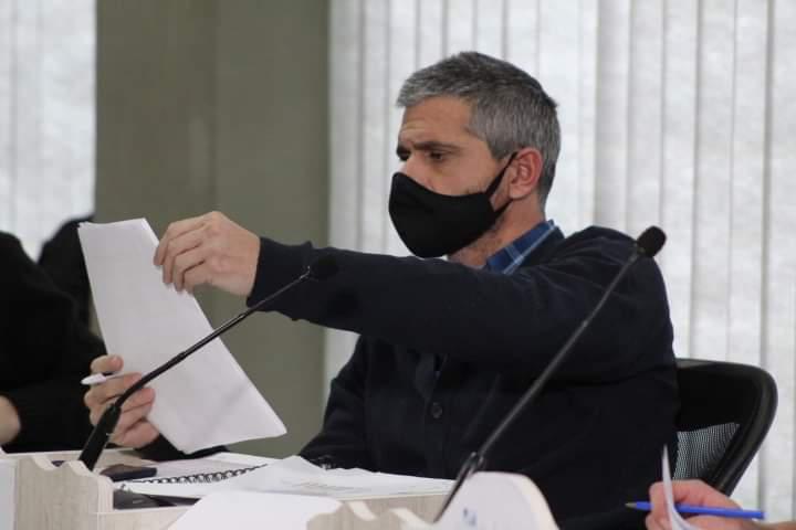 "Si se va a tomar la decisión de reformar la Carta Orgánica de #Ushuaia hay que analizarla de manera integral, para no quedarnos estancados. Sino todo el tiempo estamos haciendo excepciones. Creo que hay que ponerlo en agenda y llevar adelante los debates", dice <a href="/JuanRomano10/">Juan Manuel Romano</a>