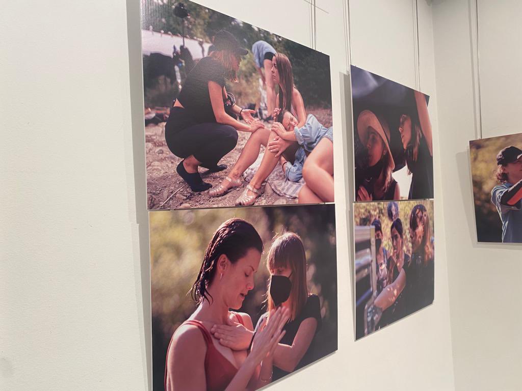 aytoarnedo's tweet photo. 🖼Esta tarde se ha inaugurado la exposición ‘La Braulia’ sobre el primer cortometraje como directora de Aura Garrido, Premio Ciudad de Arnedo 2021. https://t.co/PxqfbSVeNO