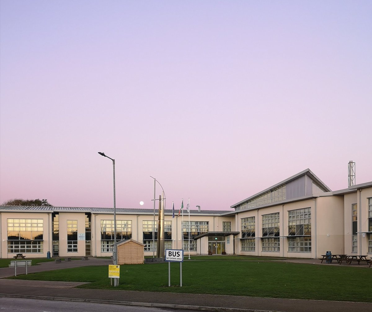 trionoidehomeec's tweet photo. A beautiful full moon going down @Trionoide this morning before the hustle and bustle of the school day began  🌕✨ https://t.co/jwom9DchdI