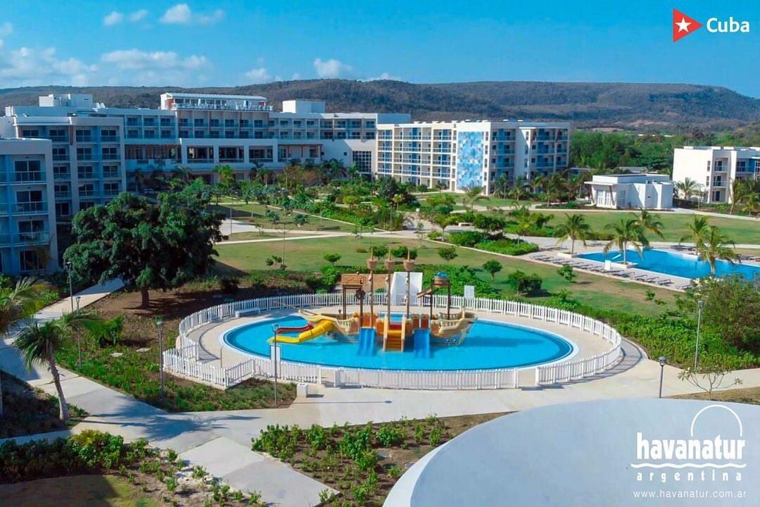 GranMuthu's tweet photo. 💥A partir del 1 de Noviembre, 514 elegantes habitaciones te esperan #ElHotelDeLaSemana en el reciente inaugurado 👉Gran Muthu Almirante Beach Hotel👈 Confía en la magia de los nuevos comienzos!!😎
.
📍 con 25%OFF 🎁 
👉Consultá en nuestra web o a tu agente de viajes💪

🇨🇺 Cuba https://t.co/ipyFFHZYlx