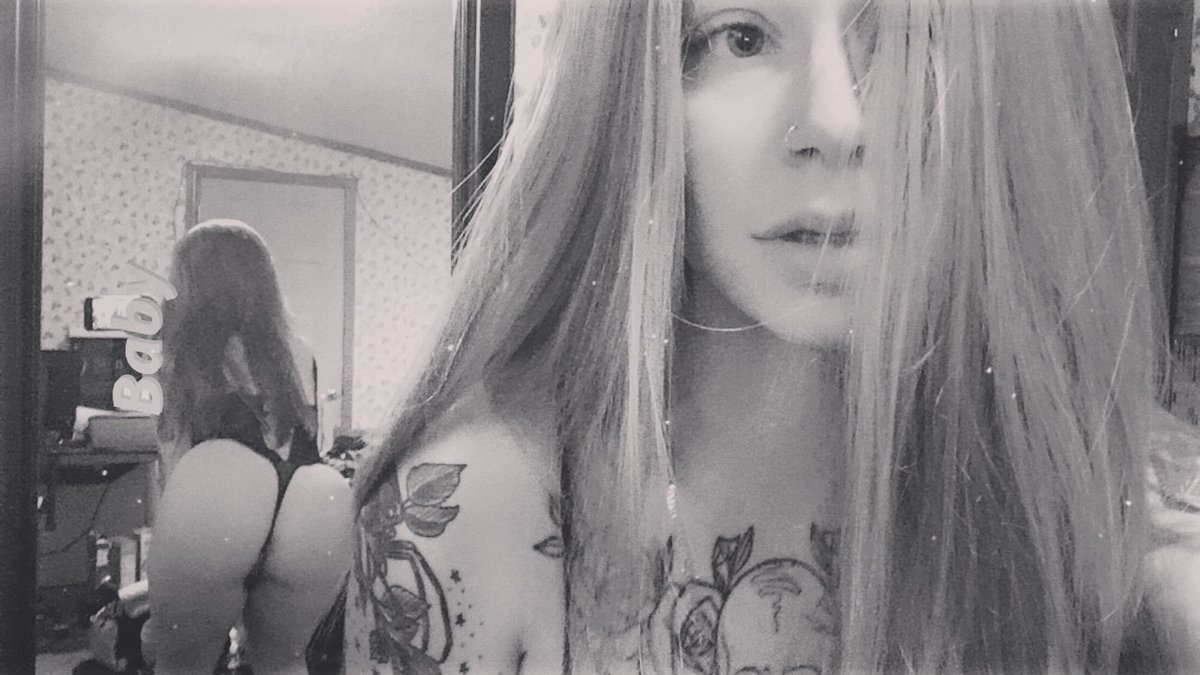 QueenRoxy21's tweet photo. #SugarBabies #SugarBabyTwitter #SugarDaddySerious #bootygoals #AssLovers #adultcreator #AdultWork #bellapoarch #ContentCreator #miakhalifaِ  #onlyfansbabies #spanktober #lipfetish #cuckold_queen #cucklife #feetworshi̇p #findome #kinky https://t.co/QtQ2w50IxM