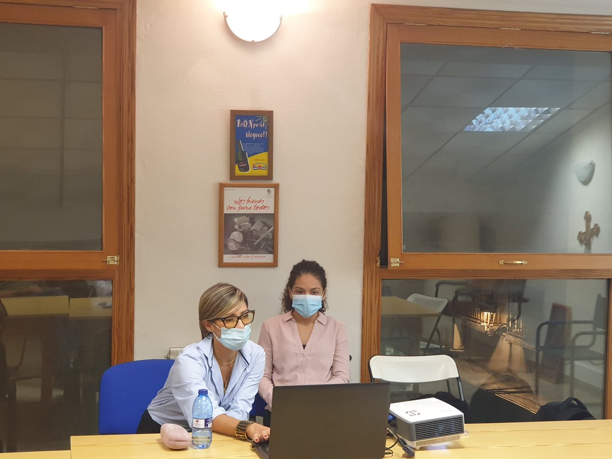 ConsueLlopis's tweet photo. En la Cáritas interparroquial de Xàtiva, estrenamos servicio para ayudar más y mejor a las personas. Arranca TalentoEnAcción, equipo de Empleo interparroquial.
#CaritasEnMarcha #AquiLateUnCorazón @mjosejover @ValenciaCaritas @Maripili_Segura https://t.co/78aLeJAZRh