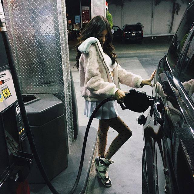 Gaspumphotties's tweet image. #gaspumphottie #pumpinggas